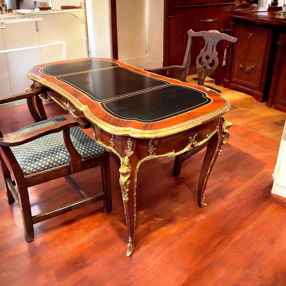 Louis XV Style Kingwood & Tulipwood Parquetry Bureau Plat Writing Desk with Ormolu Mounts & Tripartite Leather Top, c. 1880–1920