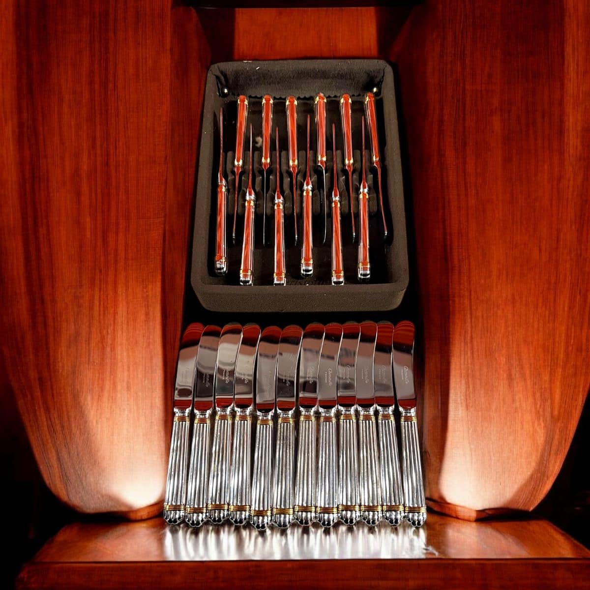 Christofle France Aria Gold (Aria Doré) Silverplated Dinner Knife Set of 24 — Gold Ring Accent Handles, Stainless Blades